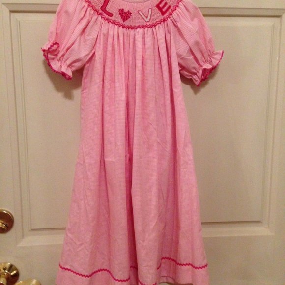 Southern Smocked Kids Other - Girls Pink smocked long dress Love Size 5 Heart
